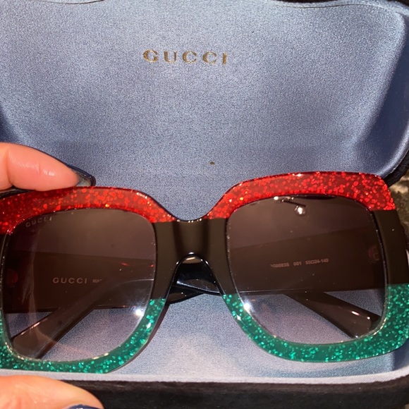 Gucci sunglasses in excellent condition - Picture 3 of 3